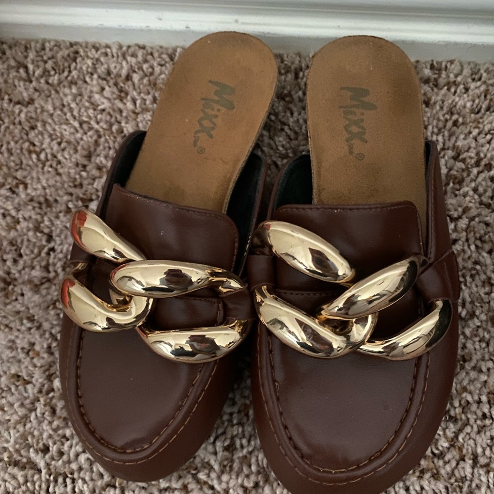 Brown loafer mules with buckle